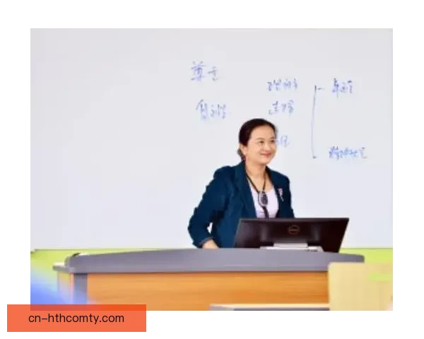 李琰老师如母亲般悉心照料我们